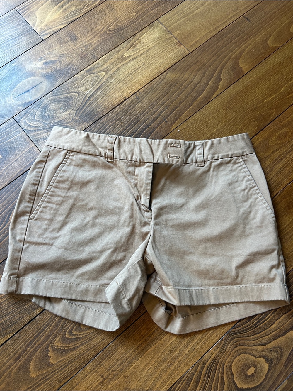 Vineyard Vines Women's Khaki/Tan Chino Shorts